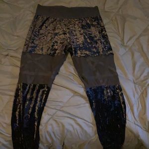 Killstar Crushed Blk velvet pentagram leggings